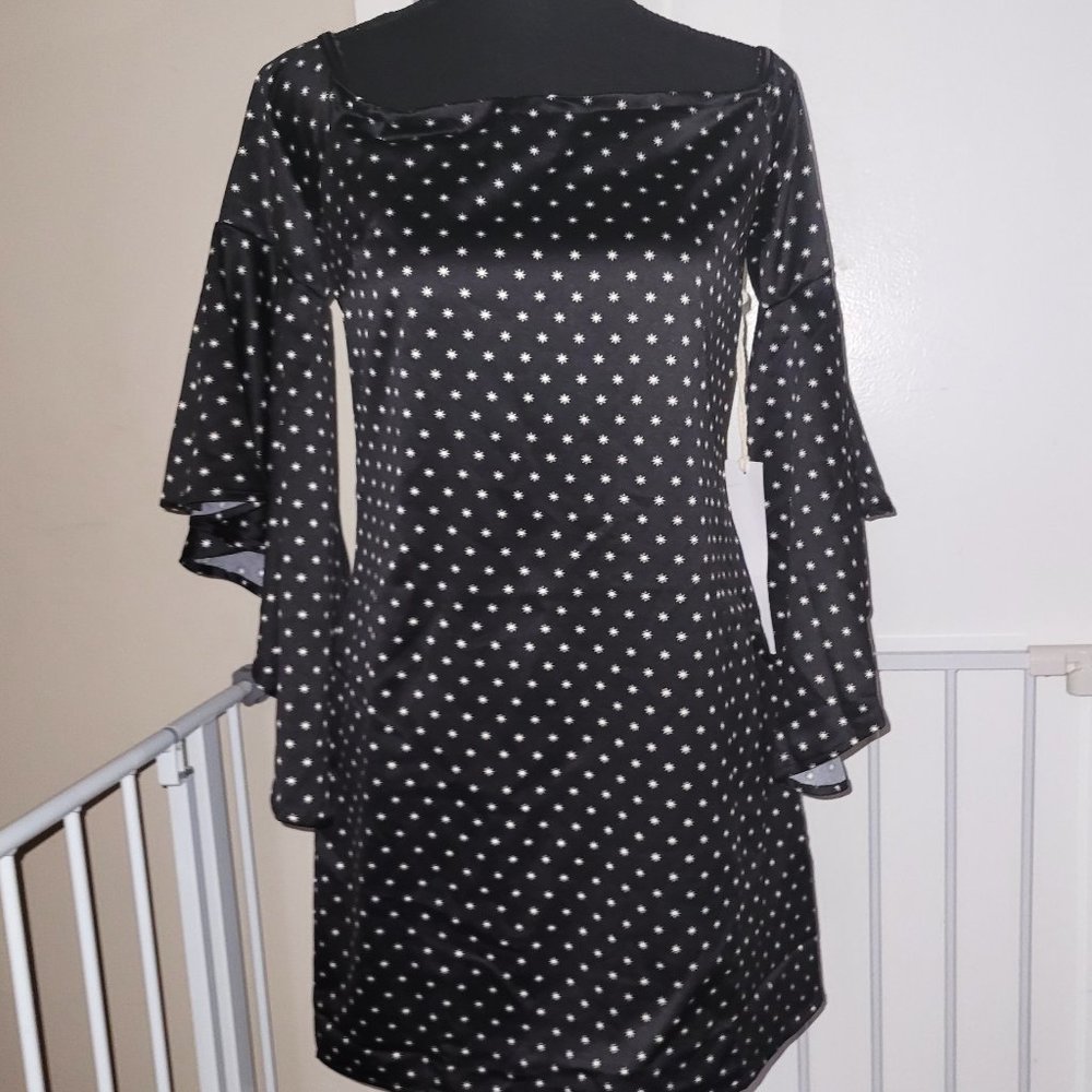 NWT! Black/White On-Off Shoulder Patterned Mini Dress - S